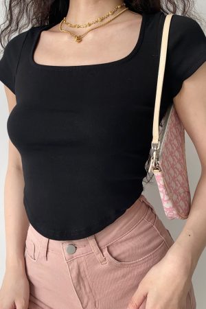 Versatile Basic Curved Hem Square Neck Fitted Short Sleeve T-Shirt for Women - Summer Casual Top, Perfect for Y2K Style