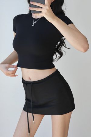 Versatile Basic Round Neck Short Sleeve T-Shirt for Women - Summer Slim Fit Solid Color Top - Fashion Essentials for Every Wardrobe