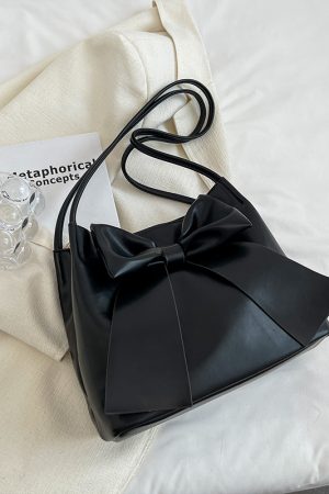 Versatile Large Capacity Shoulder Bag for Women, Trendy Hand-Held Tote for Spring/Summer 2025, Perfect Commuter Accessory