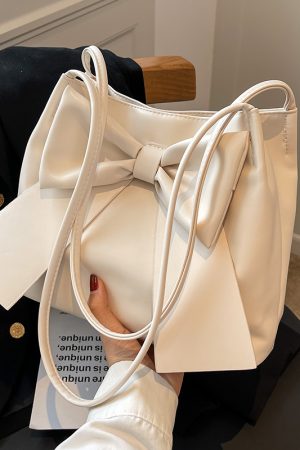 Versatile Large Capacity Shoulder Bag for Women, Trendy Hand-Held Tote for Spring/Summer 2025, Perfect Commuter Accessory