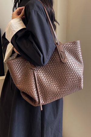 Versatile Large-Capacity Shoulder Tote Bag for Women - High-End Autumn/Winter 2025 Commuting Bag for Work and Leisure