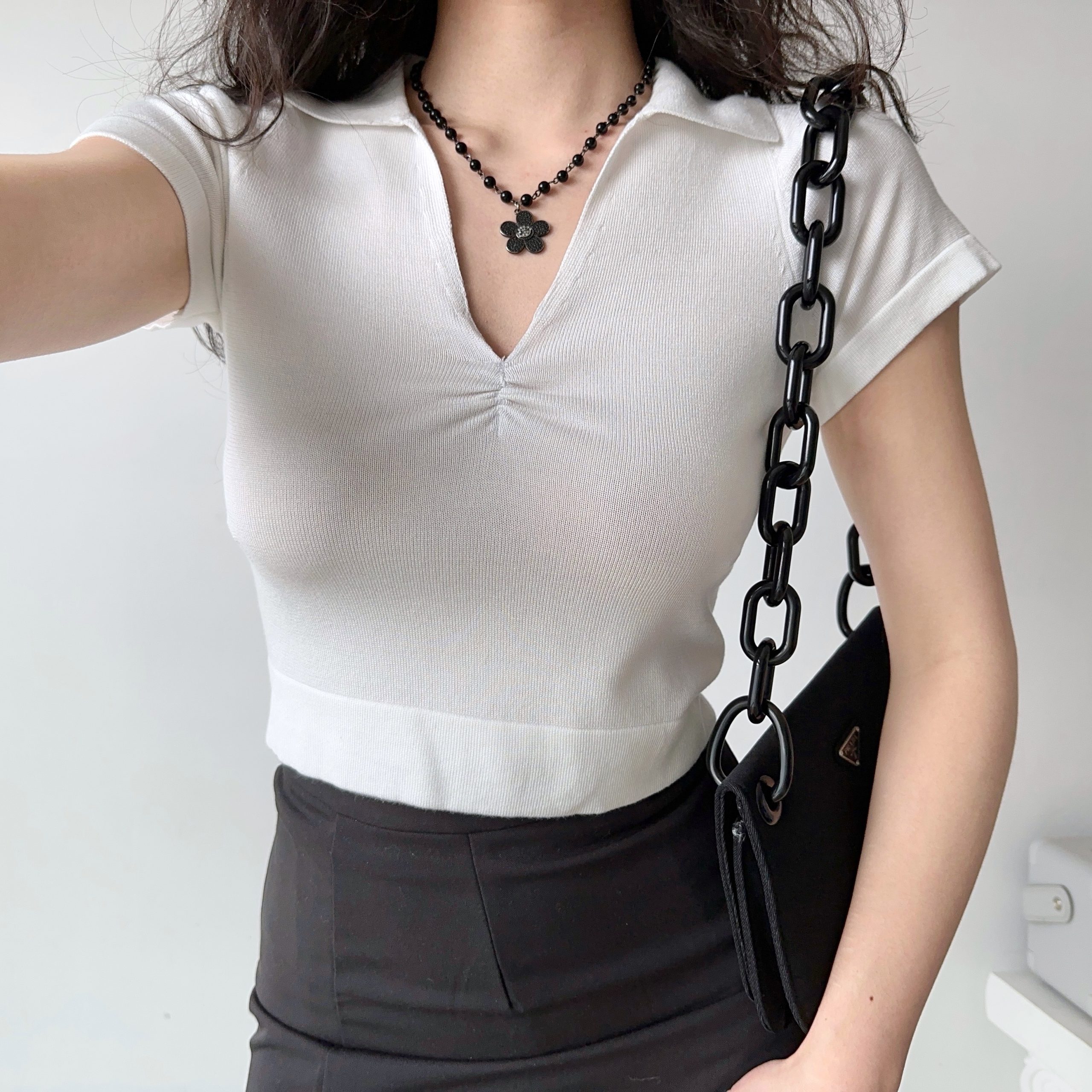 Versatile V-Neck Short Sleeve Knitted T-Shirt for Women - Simple Slim Fit Top in European and American Style, Perfect for Everyday Wear Versatile V-Neck Short Sleeve Knitted T-Shirt for Women - Simple Slim Fit Top in European and American Style, Perfect for Everyday Wear