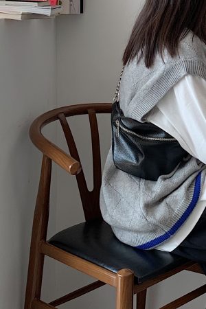 Versatile Women's Small Chest Bag - 2025 Niche Design, Spring/Summer Crossbody Phone Bag, Perfect for Casual Outings