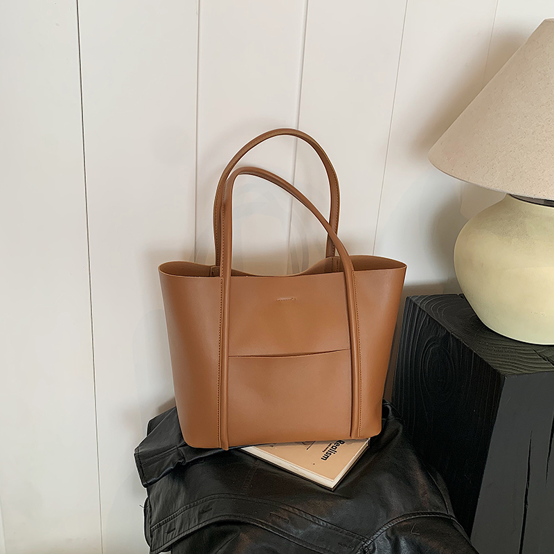 Versatile Women's Tote Bag - Large Capacity Casual Shoulder Bag in Korean Fashion for Spring/Summer 2025 Versatile Women's Tote Bag - Large Capacity Casual Shoulder Bag in Korean Fashion for Spring/Summer 2025