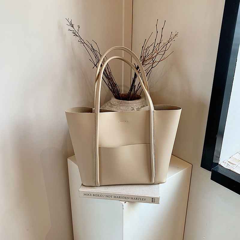 Versatile Women's Tote Bag - Large Capacity Casual Shoulder Bag in Korean Fashion for Spring/Summer 2025 Versatile Women's Tote Bag - Large Capacity Casual Shoulder Bag in Korean Fashion for Spring/Summer 2025