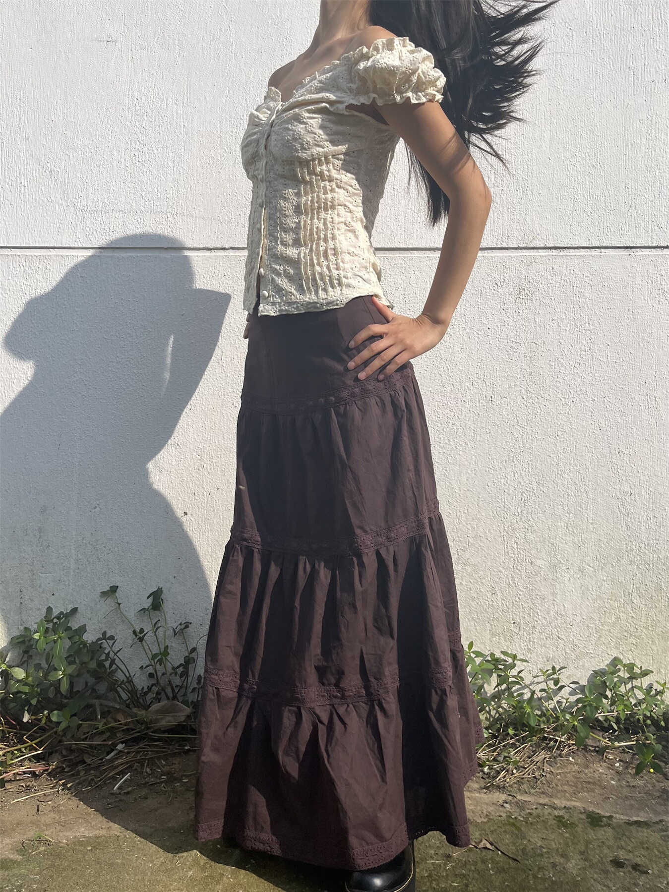 Vintage American Low-Waist Midi Skirt with French Lace Splicing - Versatile Loose Cake Skirt for Women, Y2K Style Vintage American Low-Waist Midi Skirt with French Lace Splicing - Versatile Loose Cake Skirt for Women, Y2K Style