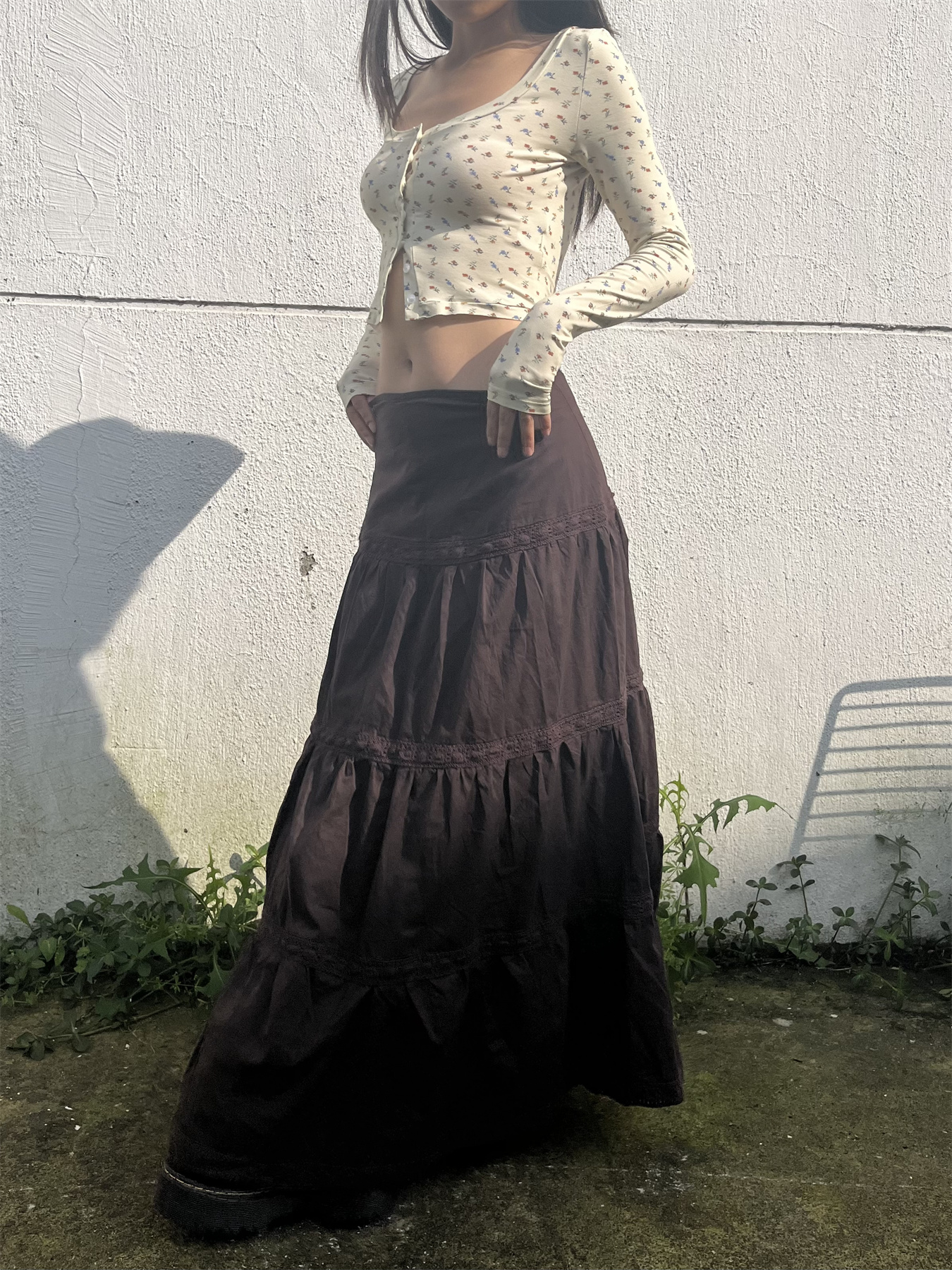 Vintage American Low-Waist Midi Skirt with French Lace Splicing - Versatile Loose Cake Skirt for Women, Y2K Style Vintage American Low-Waist Midi Skirt with French Lace Splicing - Versatile Loose Cake Skirt for Women, Y2K Style