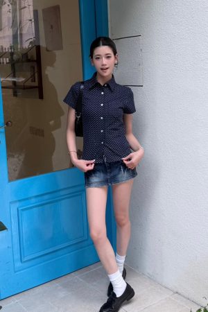 Vintage American Polka Dot Slim Fit Shirt with Shoulder Structure and Waist-Defining Design, Perfect for Y2K and Retro Styles