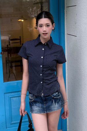 Vintage American Polka Dot Slim Fit Shirt with Shoulder Structure and Waist-Defining Design, Perfect for Y2K and Retro Styles