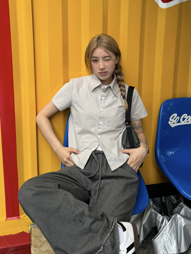 Vintage American Retro Washed Short Sleeve Crop Top for Women - Spicy Girl Summer Shirt with Slim Fit and Stylish Shoulder Design Vintage American Retro Washed Short Sleeve Crop Top for Women - Spicy Girl Summer Shirt with Slim Fit and Stylish Shoulder Design