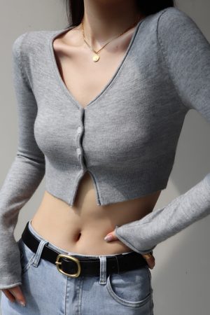 Vintage American Style Sexy V-Neck Button High-Waisted Short Cardigan for Women, Slim Fit Flattering Long Sleeve Knitted Top