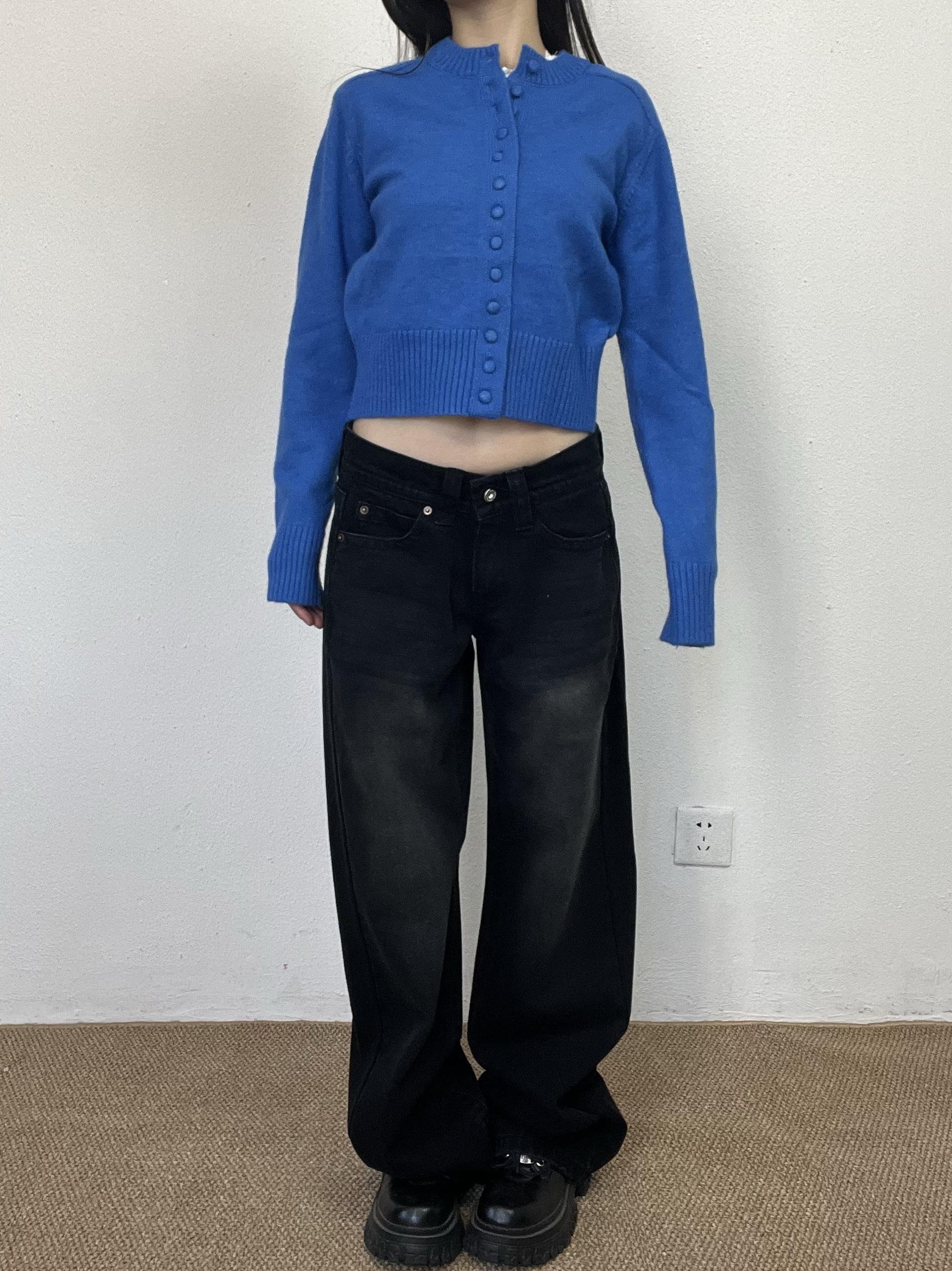 Vintage Blue Embroidered Low-Waist Straight-Leg Jeans for Women - Slim Fit Loose Floor-Length Y2K Style Pants Vintage Blue Embroidered Low-Waist Straight-Leg Jeans for Women - Slim Fit Loose Floor-Length Y2K Style Pants