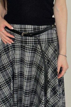 Vintage British Style A-Line Plaid Skirt for Women, Irregular Hem, Slimming, Hip-Hiding, Waist-Defining, Trendy 90s Fashion