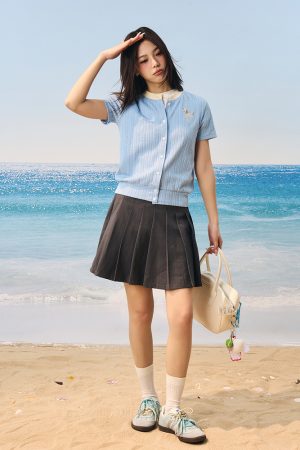 Vintage British Style Lightweight Twisted Short-Sleeve Cardigan with Small Dog Embroidery for Summer Fashion