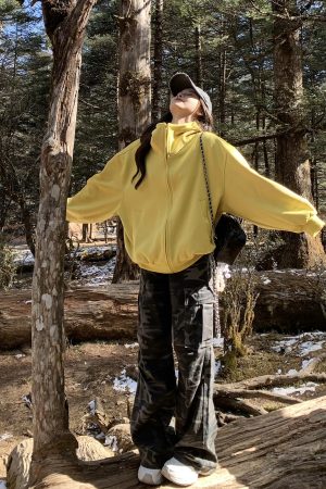 Vintage Camouflage Cargo Pants for Women, Multi-Pocket Loose Straight Wide-Leg Style, 90s Inspired Fashion