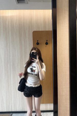 Vintage Cute Dog Print Short White T-Shirt for Women - American-Style Slim Fit Summer Top, Spicy Girl Vibe