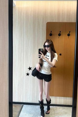 Vintage Cute Dog Print Short White T-Shirt for Women - American-Style Slim Fit Summer Top, Spicy Girl Vibe