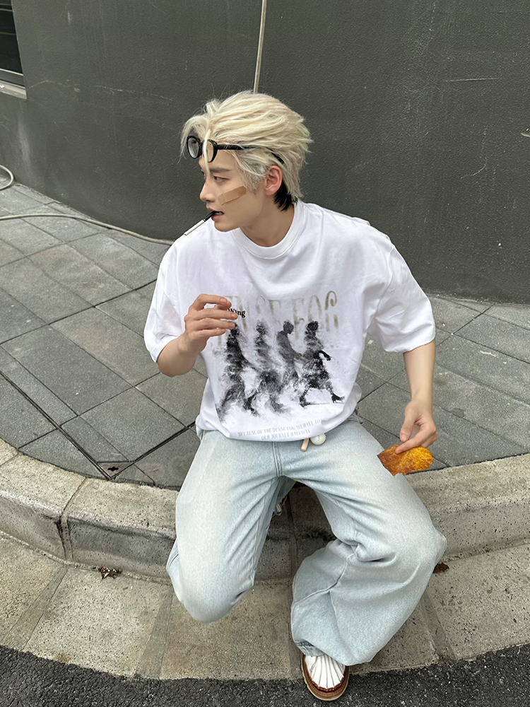 Vintage Distressed Blurry Portrait Print Short Sleeve Unisex Casual Streetwear T-Shirt for Summer, Retro 90s Style Vintage Distressed Blurry Portrait Print Short Sleeve Unisex Casual Streetwear T-Shirt for Summer, Retro 90s Style