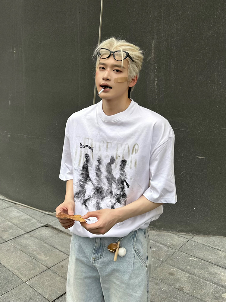 Vintage Distressed Blurry Portrait Print Short Sleeve Unisex Casual Streetwear T-Shirt for Summer, Retro 90s Style Vintage Distressed Blurry Portrait Print Short Sleeve Unisex Casual Streetwear T-Shirt for Summer, Retro 90s Style