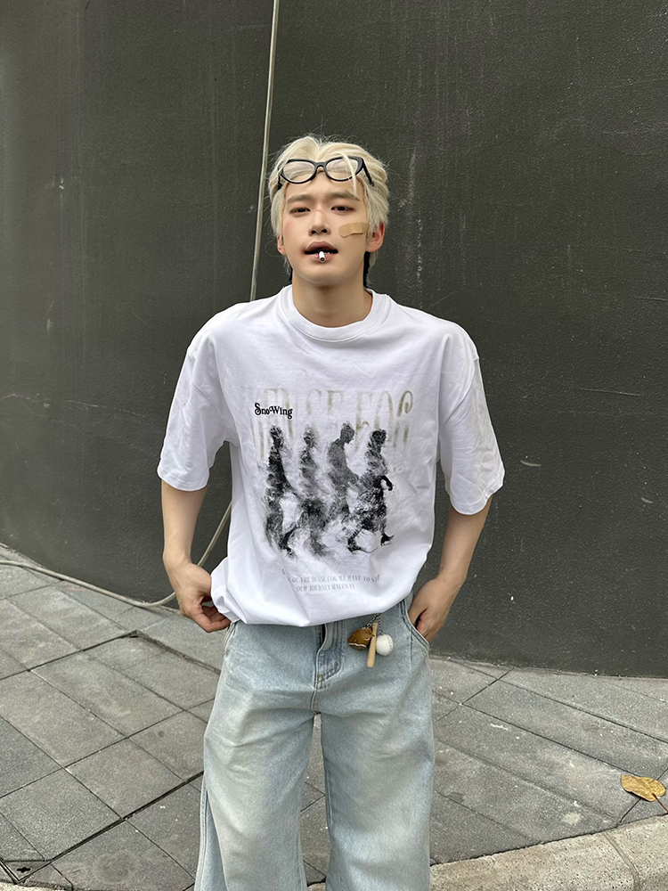 Vintage Distressed Blurry Portrait Print Short Sleeve Unisex Casual Streetwear T-Shirt for Summer, Retro 90s Style Vintage Distressed Blurry Portrait Print Short Sleeve Unisex Casual Streetwear T-Shirt for Summer, Retro 90s Style