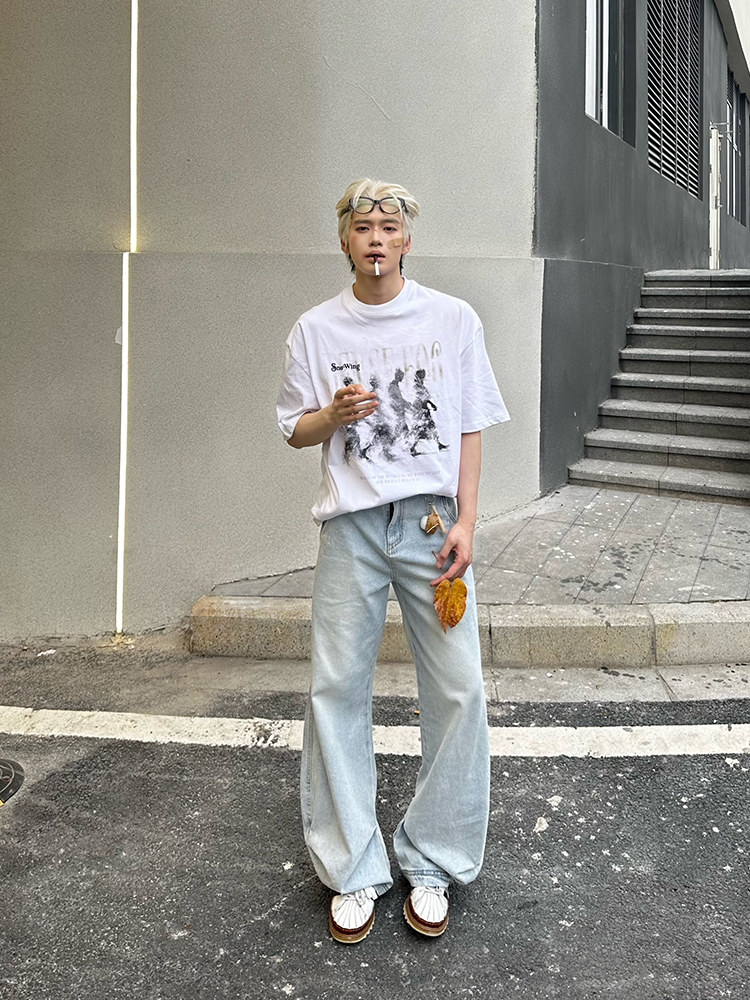 Vintage Distressed Blurry Portrait Print Short Sleeve Unisex Casual Streetwear T-Shirt for Summer, Retro 90s Style Vintage Distressed Blurry Portrait Print Short Sleeve Unisex Casual Streetwear T-Shirt for Summer, Retro 90s Style