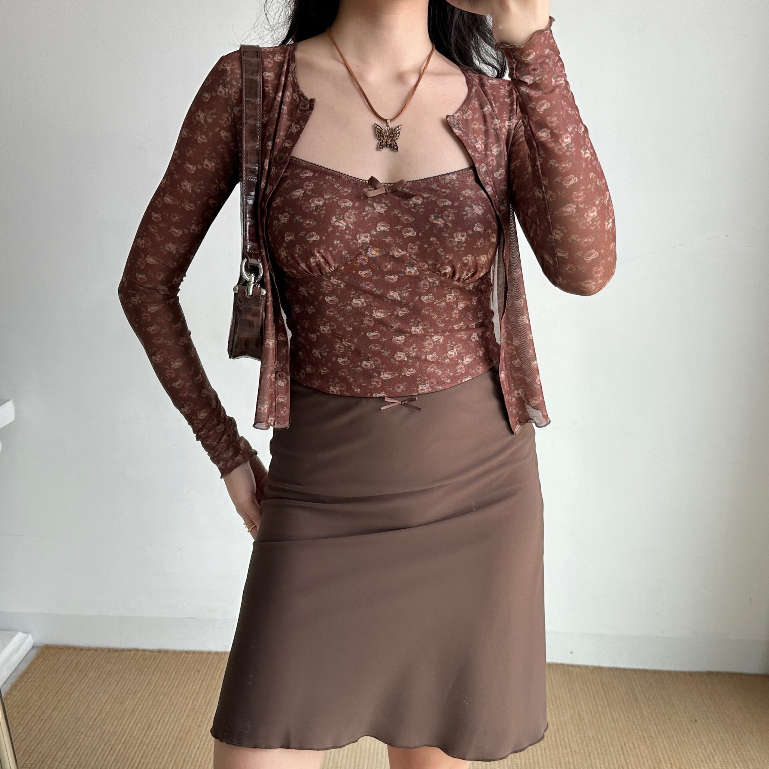 Vintage Floral Camisole Cardigan Two-Piece Set - Women's Slim Fit Crop Top and Cardigan - Trendy Hot Girl Outfit for Y2K Style Vintage Floral Camisole Cardigan Two-Piece Set - Women's Slim Fit Crop Top and Cardigan - Trendy Hot Girl Outfit for Y2K Style