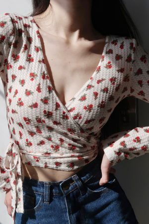 Vintage Floral Deep V-Neck Long Sleeve Cardigan Shirt for Women - Slim Fit Summer Sun Protection Fashion