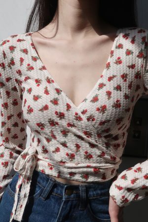 Vintage Floral Deep V-Neck Long Sleeve Cardigan Shirt for Women - Slim Fit Summer Sun Protection Fashion