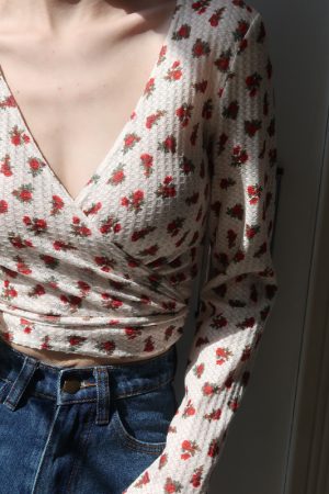 Vintage Floral Deep V-Neck Long Sleeve Cardigan Shirt for Women - Slim Fit Summer Sun Protection Fashion