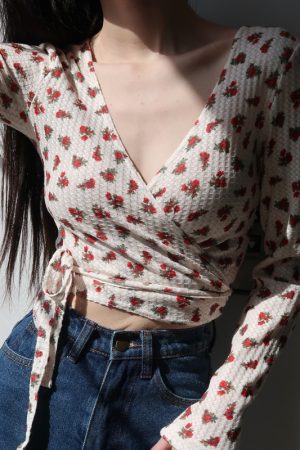 Vintage Floral Deep V-Neck Long Sleeve Cardigan Shirt for Women - Slim Fit Summer Sun Protection Fashion