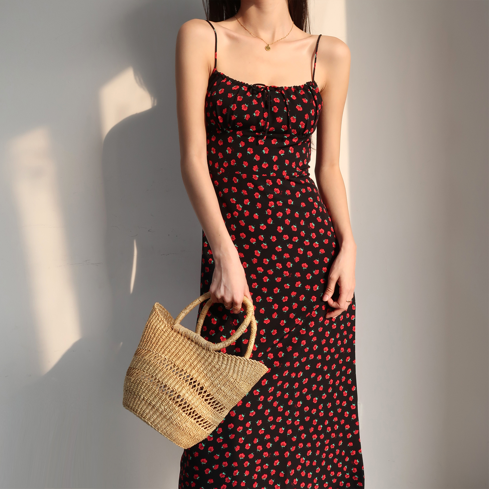 Vintage Floral Dress with Straps - Sexy Slim-Fit French Style Midi Dress for Women - Chic Retro Summer Fashion Vintage Floral Dress with Straps - Sexy Slim-Fit French Style Midi Dress for Women - Chic Retro Summer Fashion