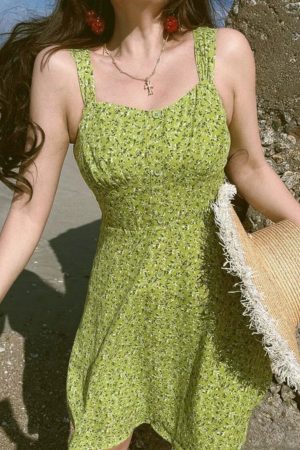 Vintage Floral Green Square Neck Wide Strap Slip Dress - 2023 Spring/Summer Vacation Style, Perfect for Y2K and Korean Aesthetic