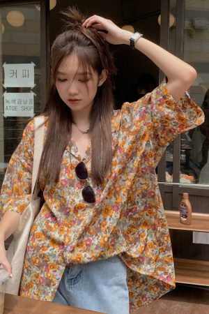 Vintage Floral Loose Short Sleeve Shirt for Women - 2025 Summer Hawaiian Beach Style, INS Trendy Half Sleeve Top