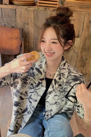 Vintage Floral Loose Short Sleeve Shirt for Women - 2025 Summer Hawaiian Beach Style, INS Trendy Half Sleeve Top