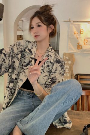 Vintage Floral Loose Short Sleeve Shirt for Women - 2025 Summer Hawaiian Beach Style, INS Trendy Half Sleeve Top