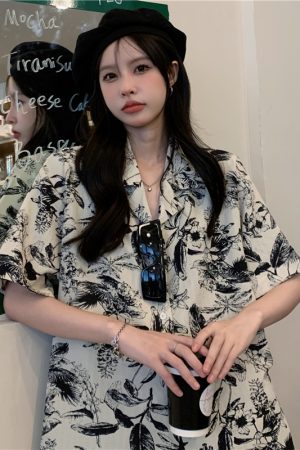 Vintage Floral Short Sleeve Shirt for Women - 2025 Summer Hawaiian Beach Top - Versatile Loose Fit Hong Kong Style
