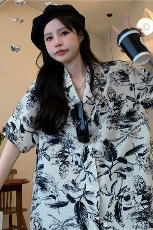 Vintage Floral Short Sleeve Shirt for Women - 2025 Summer Hawaiian Beach Top - Versatile Loose Fit Hong Kong Style