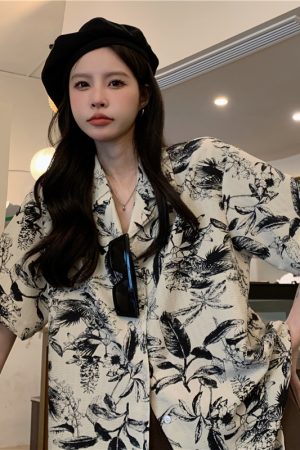 Vintage Floral Short Sleeve Shirt for Women - 2025 Summer Hawaiian Beach Top - Versatile Loose Fit Hong Kong Style