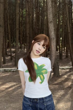 Vintage Floral Short-Sleeve T-Shirt for Women - American Style, Slim Fit, Slightly Stretchy, Summer Essential in White