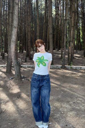 Vintage Floral Short-Sleeve T-Shirt for Women - American Style, Slim Fit, Slightly Stretchy, Summer Essential in White