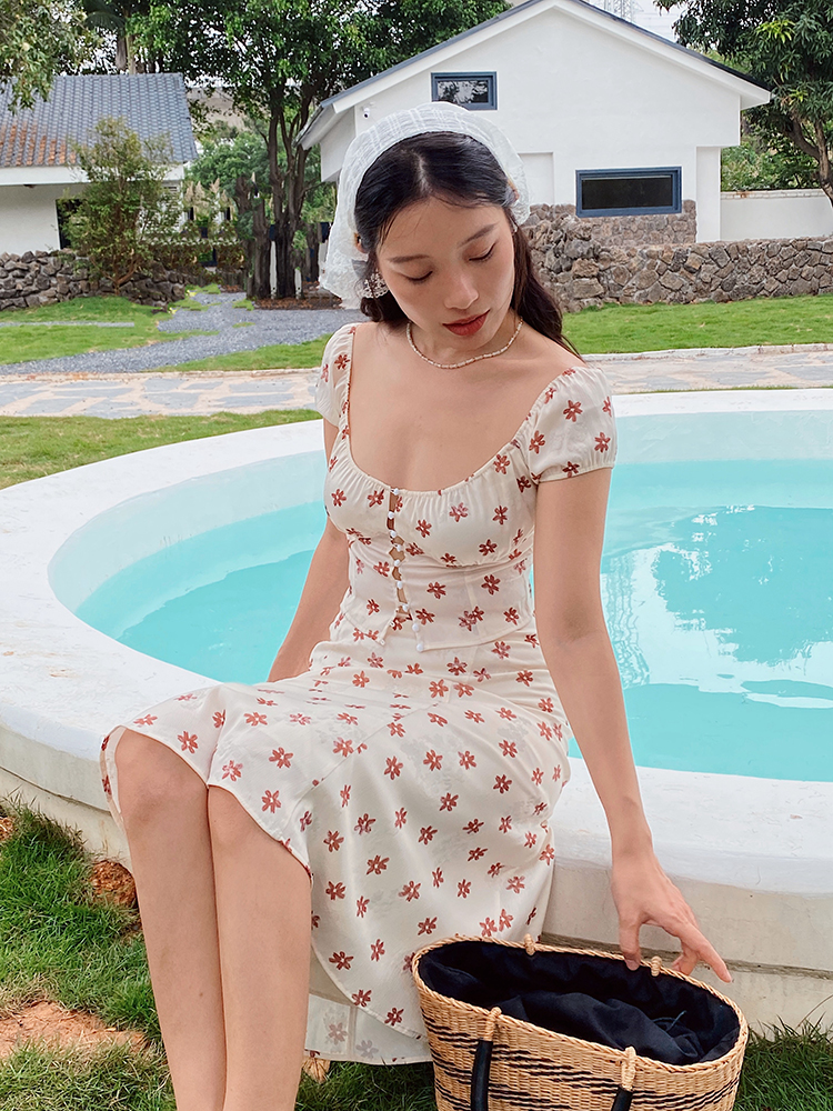 Vintage French Floral Dress with Short Sleeves and A-Line Mid-Length Skirt - Perfect for 90s and Y2K Inspired Styles Vintage French Floral Dress with Short Sleeves and A-Line Mid-Length Skirt - Perfect for 90s and Y2K Inspired Styles