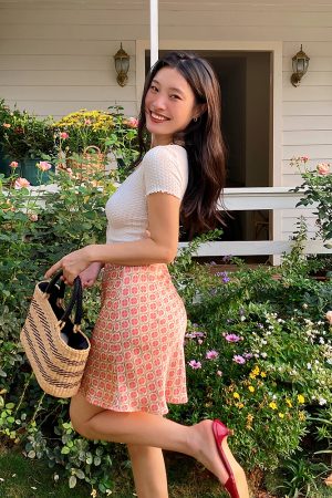 Vintage French Floral Printed High-Waisted A-Line Short Skirt with Mermaid Hem - Y2K Inspired Fashion