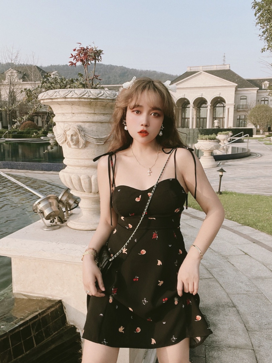 Vintage French Fruit Print A-Line Slip Dress - Waist-Cinching Short Skirt for Spring/Summer 2025 - Chic 90s Inspired Style Vintage French Fruit Print A-Line Slip Dress - Waist-Cinching Short Skirt for Spring/Summer 2025 - Chic 90s Inspired Style