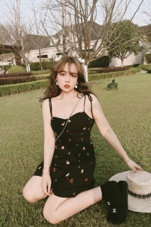 Vintage French Fruit Print A-Line Slip Dress - Waist-Cinching Short Skirt for Spring/Summer 2025 - Chic 90s Inspired Style