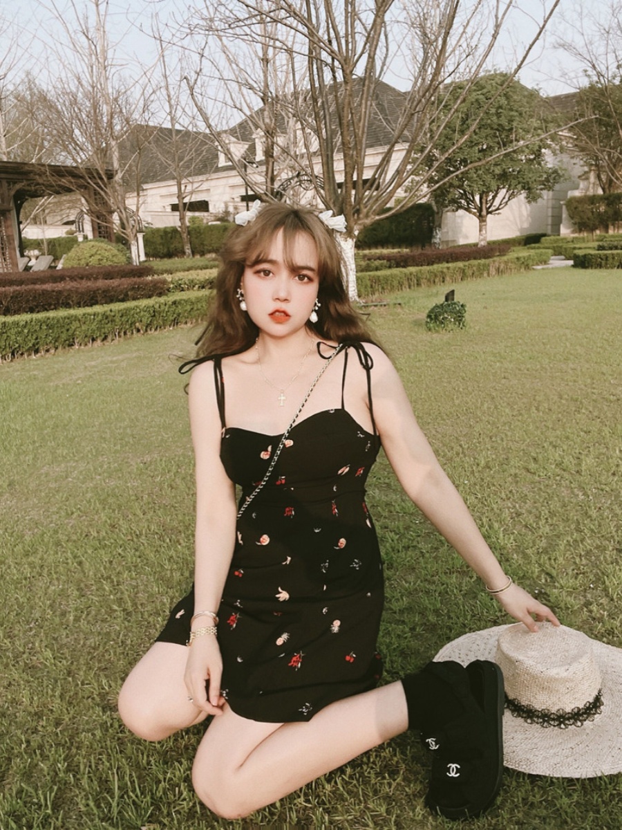 Vintage French Fruit Print A-Line Slip Dress - Waist-Cinching Short Skirt for Spring/Summer 2025 - Chic 90s Inspired Style Vintage French Fruit Print A-Line Slip Dress - Waist-Cinching Short Skirt for Spring/Summer 2025 - Chic 90s Inspired Style