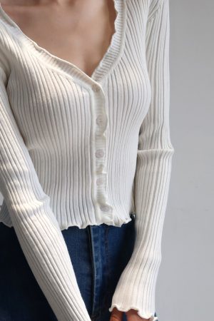 Vintage French Lace Edge V-Neck Buttoned Slim Fit Long Sleeve Knitted Cardigan Sweater for Women