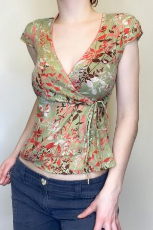 Vintage French Style Lace-Up Short Sleeve T-Shirt for Women, Low V-Neck, Waist-Defined, Summer Fashion Top, Dappled Branch Design