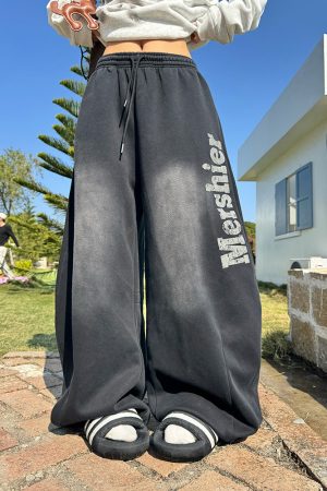 Vintage Gradient Distressed Letter Wide-Leg Curved Blade Sweatpants for Men and Women - Unisex Loose Casual Floor-Length Pants