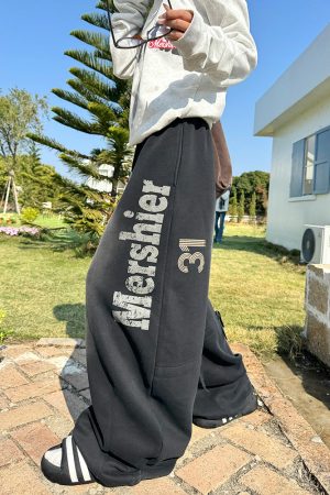 Vintage Gradient Distressed Letter Wide-Leg Curved Blade Sweatpants for Men and Women - Unisex Loose Casual Floor-Length Pants