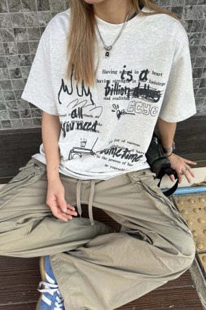 Vintage Hand-Drawn Graffiti Short Sleeve T-Shirt for Men and Women - Trendy American Design Summer Top, 90s Style, Unisex